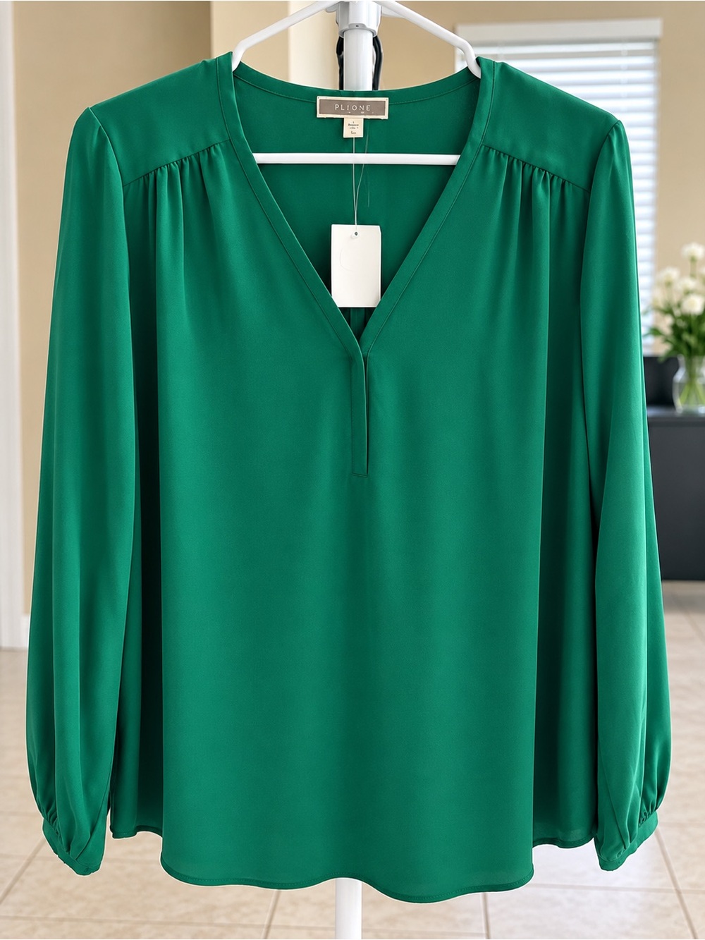 Pleione Emerald Green Split V-Neck Long Sleeve Blouse